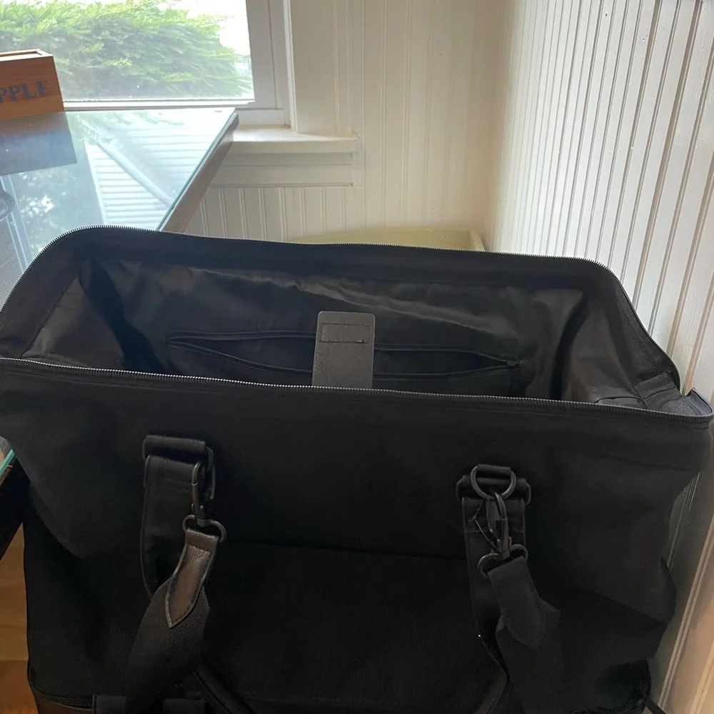 BEIS Black Large Weekender Travel Bag BNWT - Picture 3 of 5